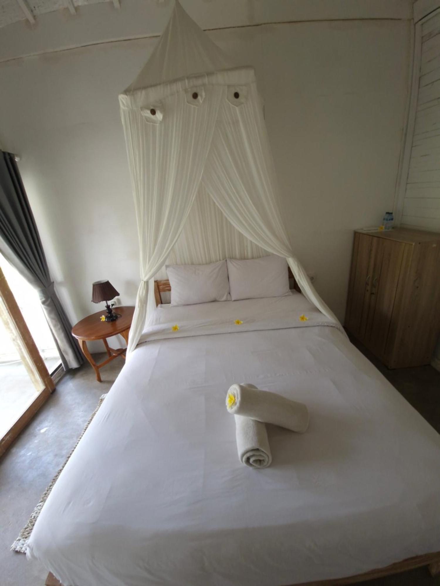 The Layar Homestay Batununggul Buitenkant foto