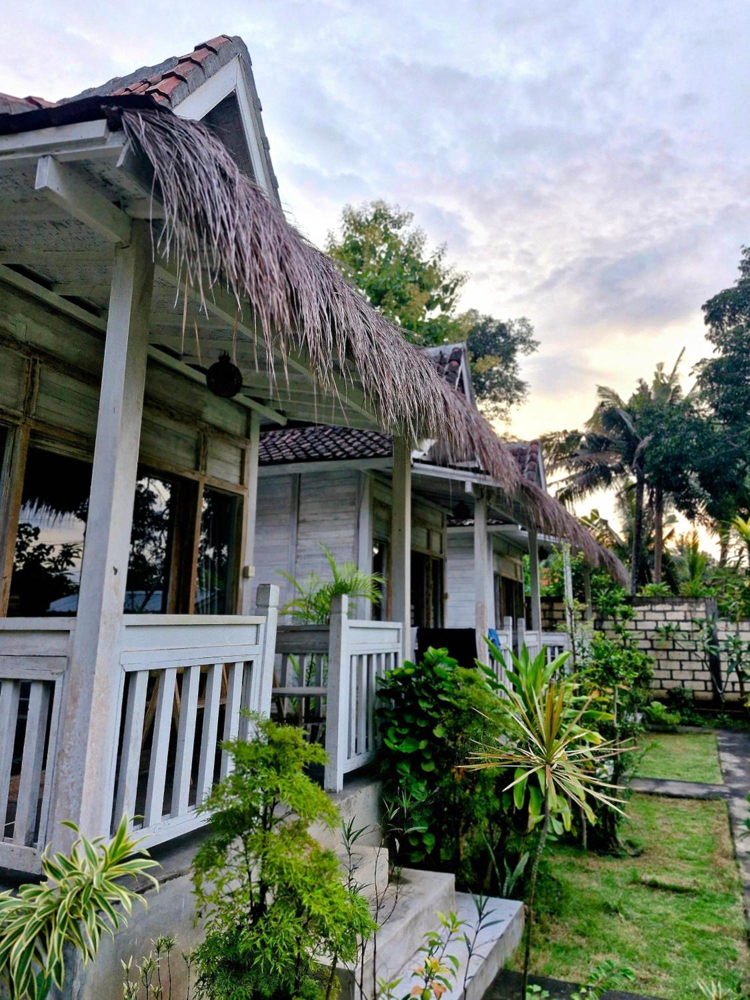 The Layar Homestay Batununggul Buitenkant foto
